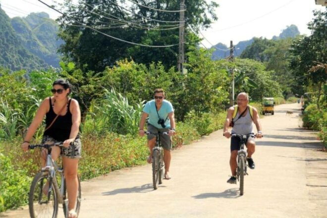 Hanoi: Lan Ha Bay & Cat Ba Island Day Trip on Luxury Cruise - Scenic Views and Natural Beauty