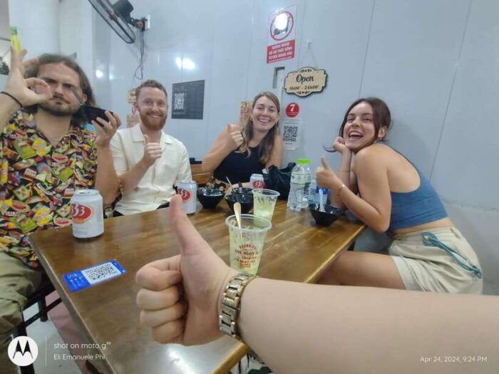 Hanoi Local Experience Food Tour With a Local Foodie - What to Expect and Bring