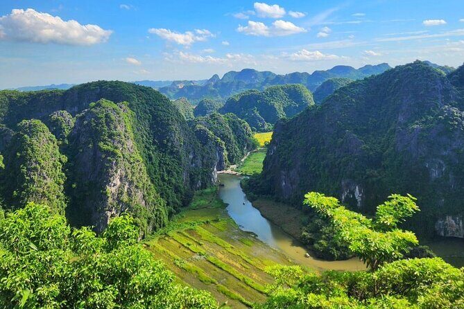 Hanoi: Luxury Small Group to Hoa Lu, Tam Coc, Mua Cave - FAQ