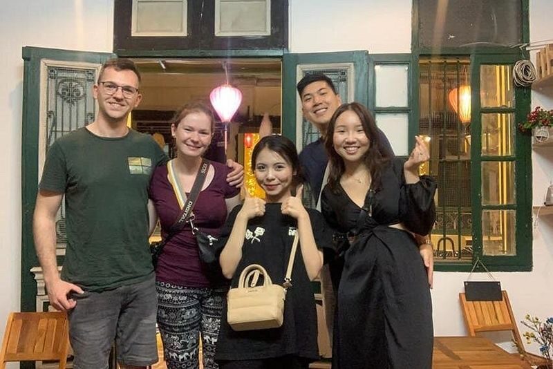 Hanoi Michelin Selected Street Food Walking Tour with Train Street - The highlights at a glance