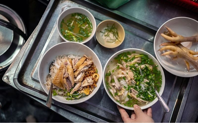 Hanoi Michelin Selected Street Food Walking Tour with Train Street - Should you book it?