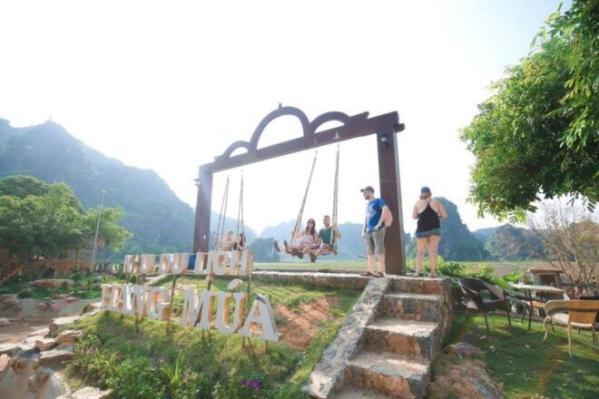 Hanoi : Ninh Binh 1 Day Trip to Hoa Lu, Tam Coc & Mua Cave - Transportation and Logistics