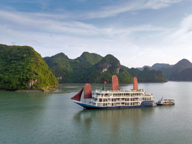Hanoi: Ninh Binh, Ha Long & Lan Ha Bay - 3-Day Luxury Cruise - Ninh Binh Exploration
