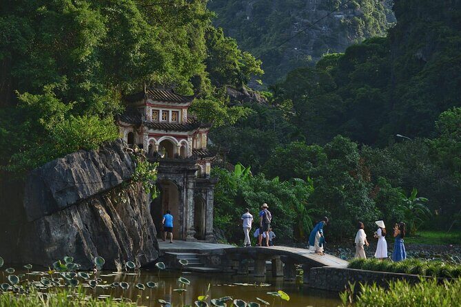 Hanoi-Ninh Binh Highlights: Hoa Lu, Mua Caves, Tam Coc, Bich Dong - FAQ