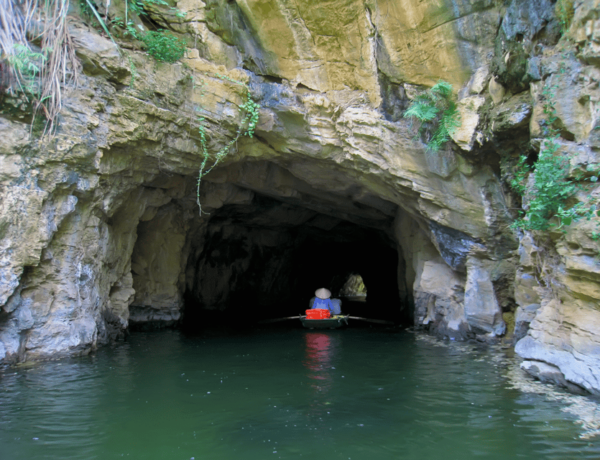 Hanoi: Ninh Binh, Hoa Lu, Tam Coc, Trang-an Private Day-Tour - Bich Dong Pagoda