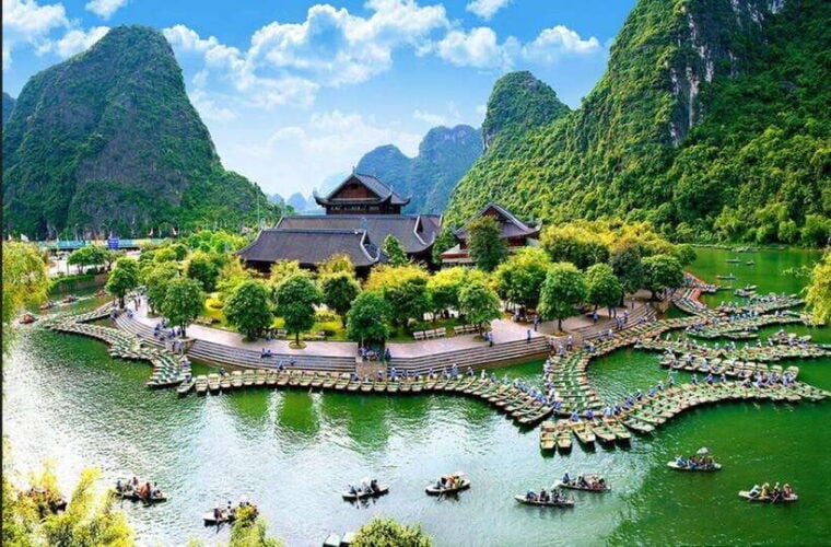 Hanoi / Ninh Binh: Trang an Eco-Tourism - Hoa Lu & Mua Cave - Natural Beauty and Cultural Significance
