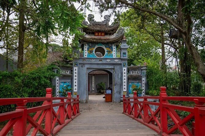 Hanoi Old Quarter City Sightseeing Cycling Private Tour By Cyclo - The Experience of Riding a Cyclo in Hanoi