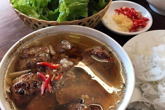 Hanoi Old Quarter Food Tour with Train Stress Visit - What To Expect During the Tour