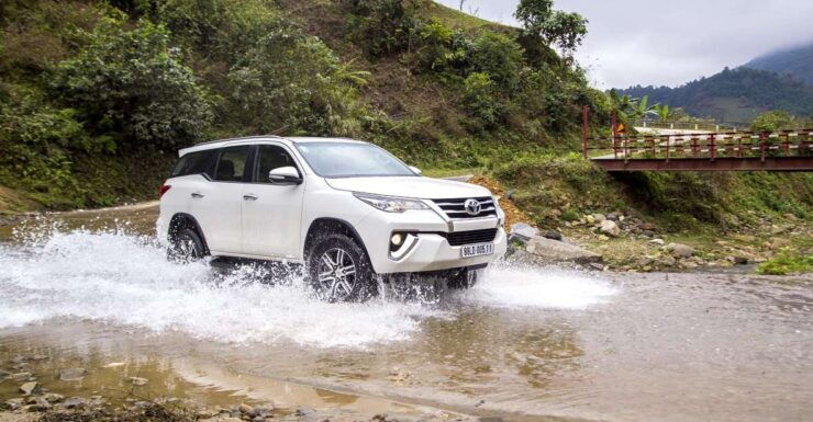 Hanoi: Private Car Noi Bai Airport, Ha Long, Ninh Binh, SaPa - Experience