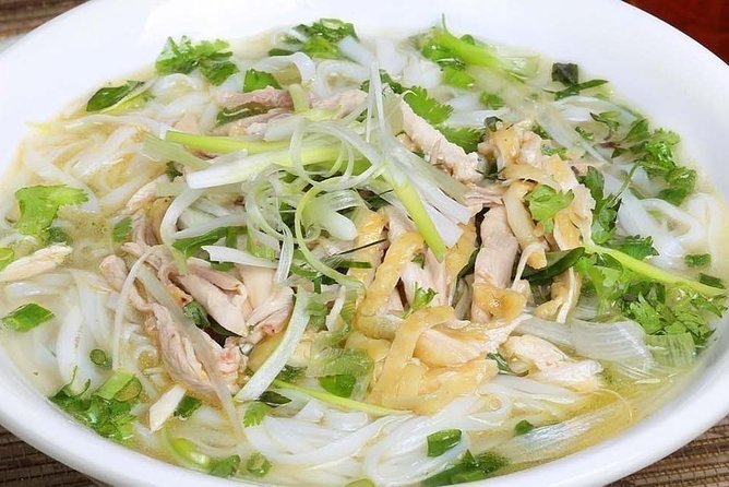 Hanoi: Private Street Food Walking Tour With a Real Foodie - Foodie Guide Experience