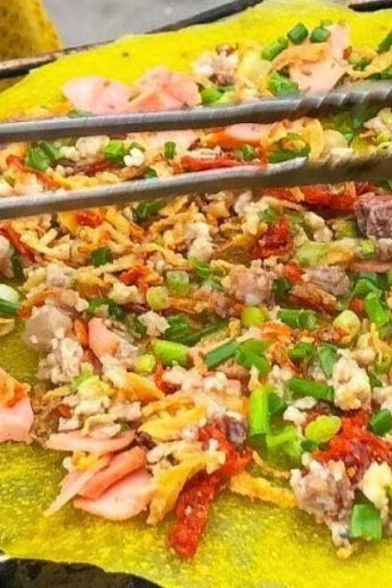 Hanoi: Private Tour Of Tasting and Train Street Experience - Culinary Delights of Hanoi