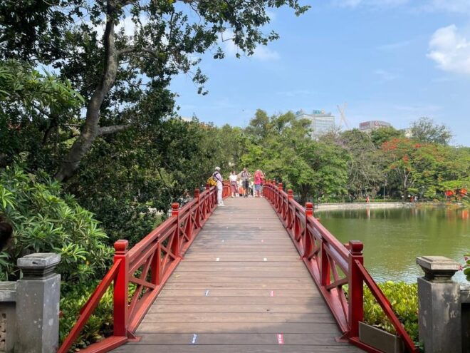 Hanoi Private Tour: Walking & Discovering Local Culture - Tour Highlights and Attractions