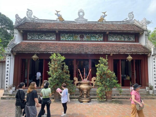 Hanoi Private Tour: Walking & Discovering Local Culture - Why Choose a Private Tour