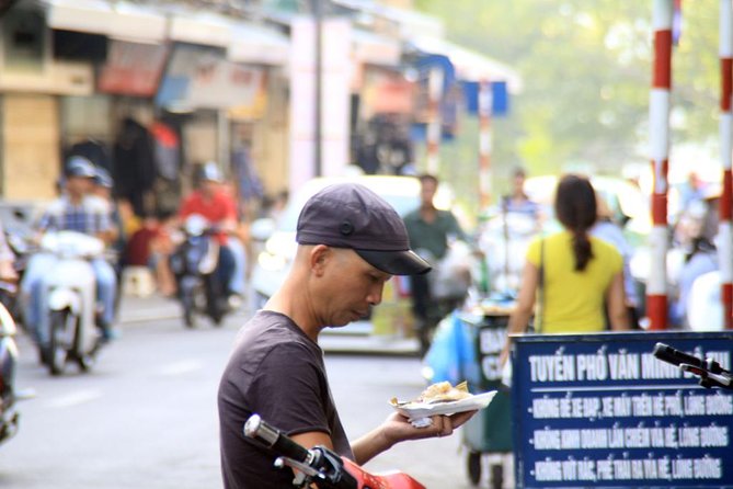 Hanoi Private Trip: Explore Local Culture, Monument, Cooking Class & Puppet Show - Discovering Hanois Iconic Monuments