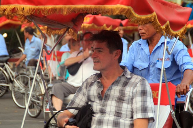 Hanoi Private Trip: Explore Local Culture, Monument, Cooking Class & Puppet Show - Immerse in the Local Way of Life