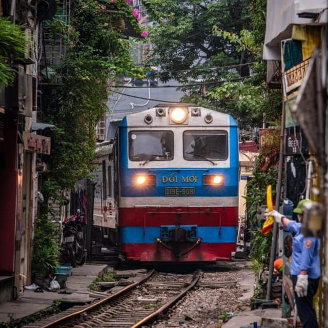 Hanoi: Railway Food Tour - Culinary Journey