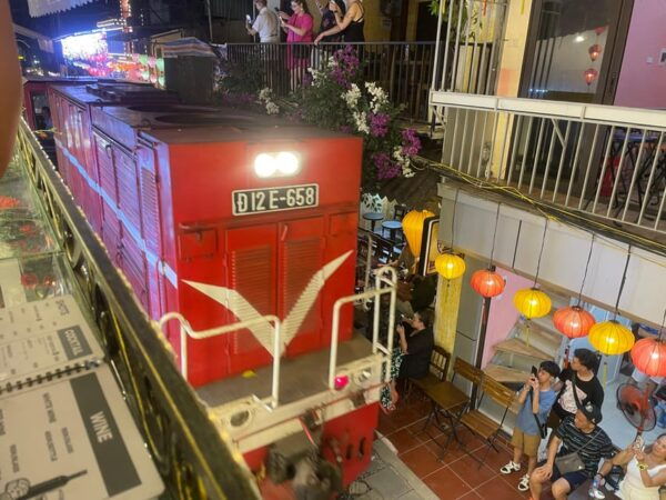 Hanoi: Railway Food Tour - Local Insights