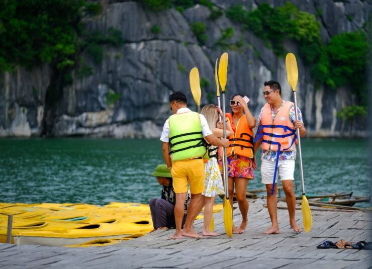 Hanoi: Roundtrip Halong Bay Islands, Caves, Kayaking & Lunch - Activity Details