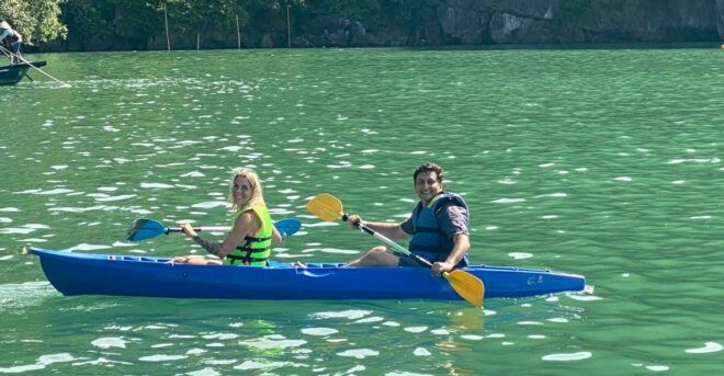 Hanoi: Roundtrip Halong Bay Islands, Caves, Kayaking & Lunch - Full Description