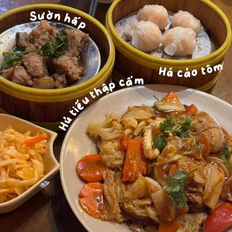 Hanoi Street Food: 13+ Tastings & Train Street - Why this tour offers great value