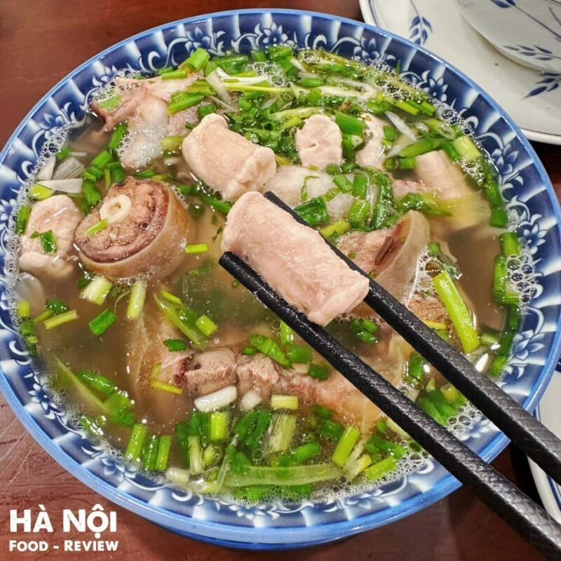Hanoi Street Food: 13+ Tastings & Train Street - Practical details and tips