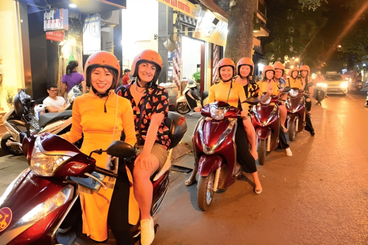 Hanoi: Street Food Motorbike Tour With Hotel Pickup - Itinerary Highlights
