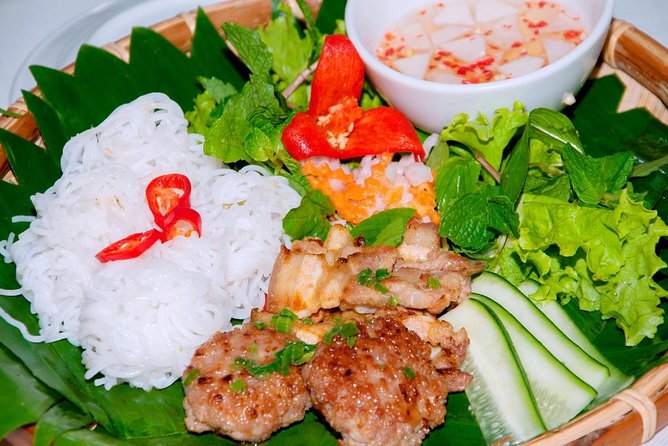 Hanoi Street Food: Small Group Walking Tour With Real Foodie - Pricing and Guarantee