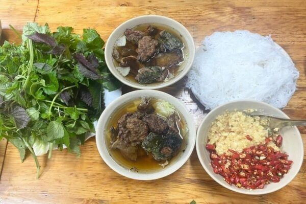 Hanoi Street Food Tour, Train-Street Visit | Hanoi, Vietnam - Accessibility Information