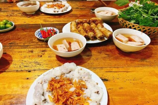 Hanoi Street Food Tour, Train-Street Visit | Hanoi, Vietnam - Local Insights and Tips