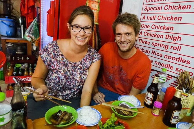 Hanoi Street Food Tour With Experience Guide & Real Foodie - Food Tasting Experience