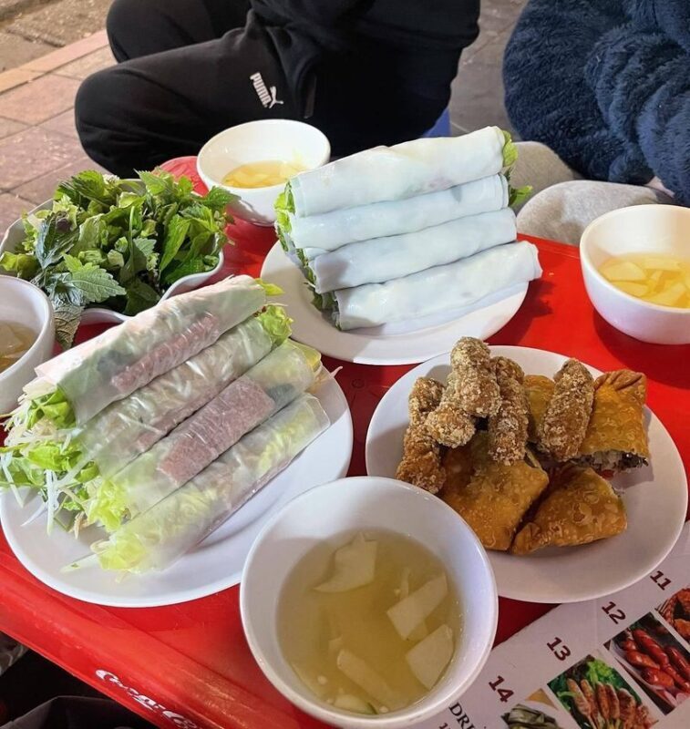 Hanoi Stroll & "Rolling" Street Food Walking Tour - The small skill that makes the food more fun