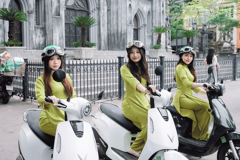 Hanoi Sunrise Tour with Female Riders in Ao Dai by Motorbike - Seeing Hanoi Before the Day Gets Busy