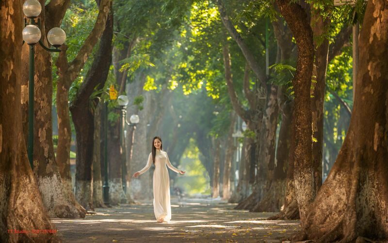 Hanoi Sunset Highlights Tour with Ao Dai Costume & Water Puppet Show - Start with an Ao Dai fitting in the Old Quarter