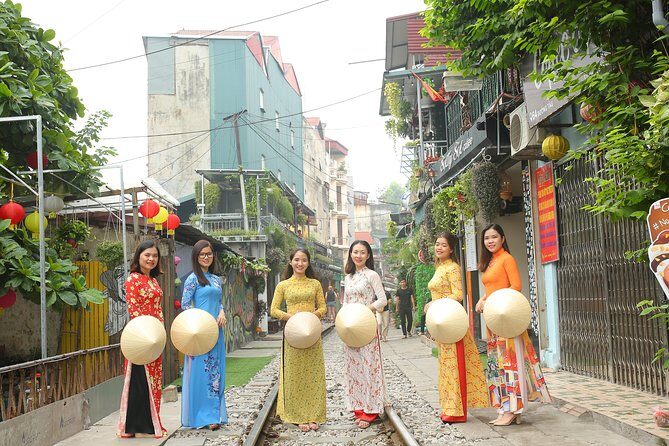 Hanoi: Tradditional Ao Dai & Non La Rental - An Authentic Cultural Experience in Hanoi