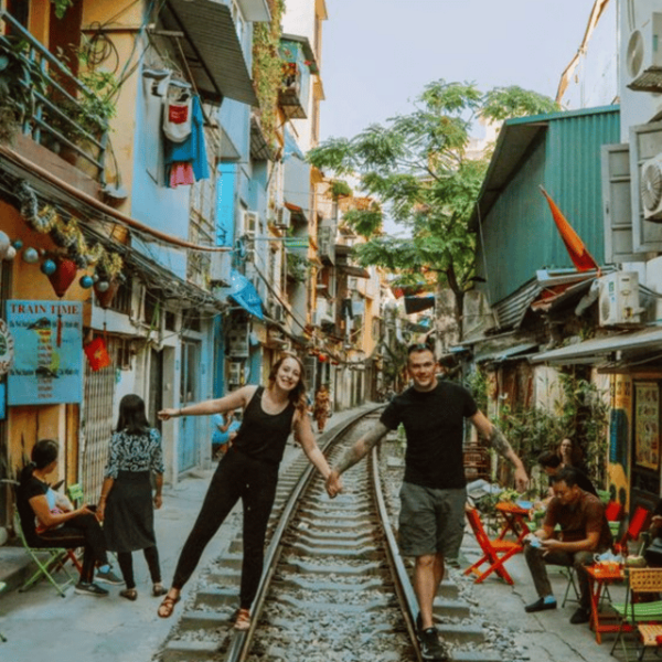 Hanoi Train Street Food Tour With a Local - Tips for Enjoying Your Tour