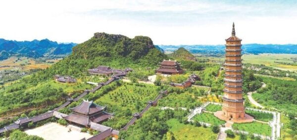 Hanoi: Trang An, Bai Dinh, and Mua Cave Full Day Trip - Inclusions and Amenities