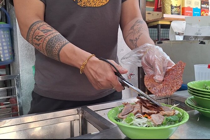 Hanoi Unique Street Food Adventure With Hoan - Exploring the Vibrant Street Food Scene