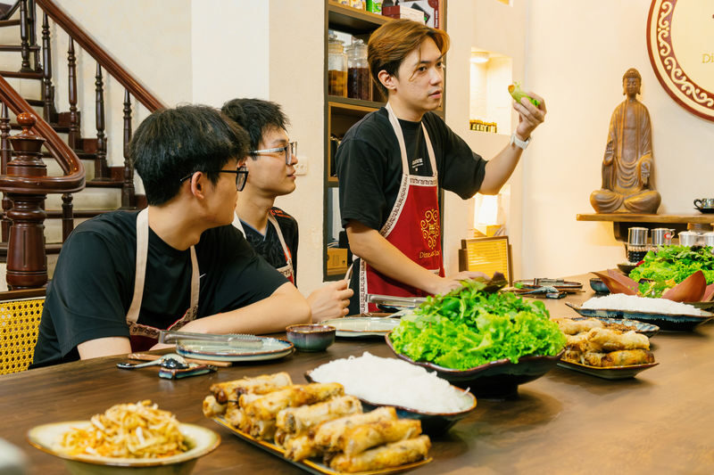 Hanoi Vegetarian Cooking Class: Free Wine Tasting & Recipe Book - Who should book this class?