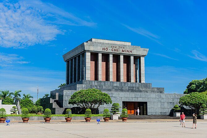 Hanoi Visit to Bat Trang Village - Midday: Savoring Authentic Vietnamese Flavors