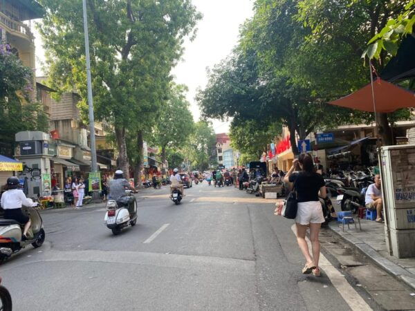 Hanoi: Walking Culturistic Tour With Snacks - Tips for Enjoying the Tour