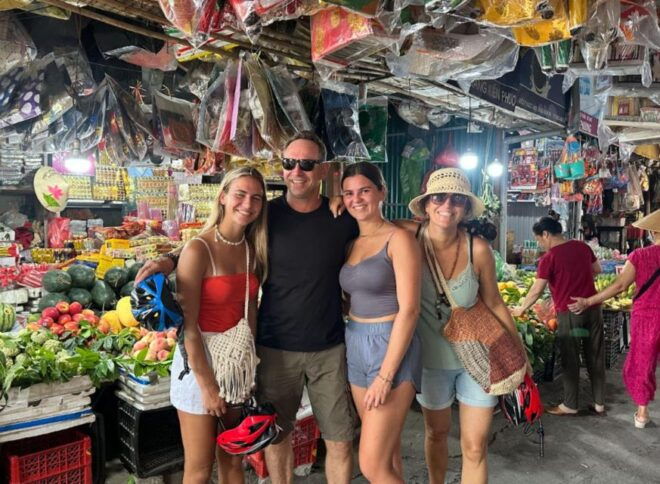 Hanoi Walking Food Tour With Train Street Visit - Highlights of the Tour