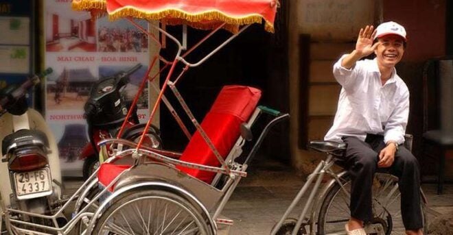 Hanoi Walking Street Food Tour & Cyclo Ride - Itinerary