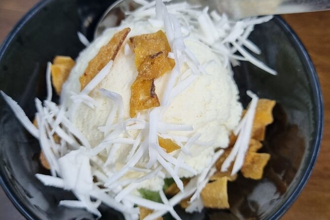 Hanoi Walking Street Food Tour With Train-Street Visit - Local Street Food Experience