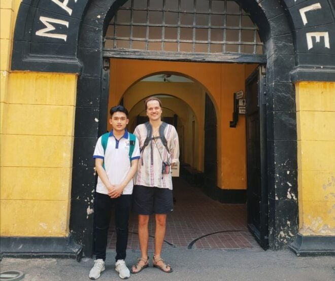 Hanoi: War Sites Walking Tour With Private Tour Guide - Engaging Tour Guides