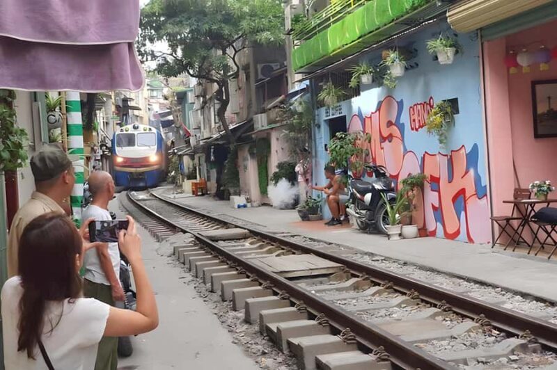 Hanoi: Wartime Tunnel Or Ho Chi Minh Complex & Prison Museum - Good To Know