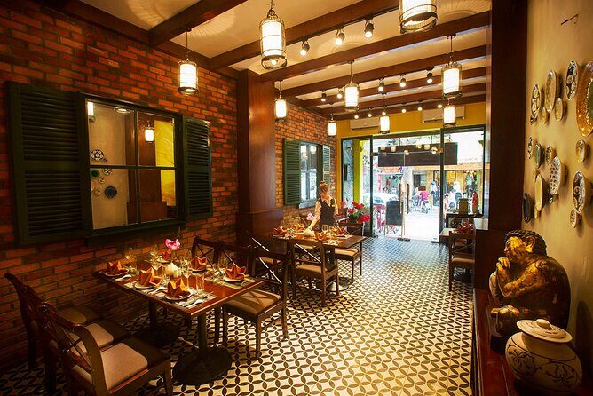 Hanoi Water Puppet Show with Vietnamese Dinner - Transportation and Convenience