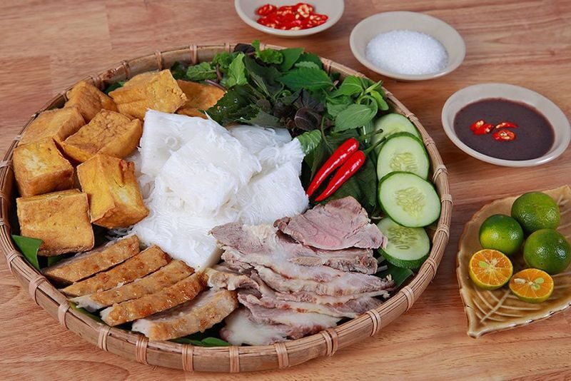 Hanoi Wild & Weird Street Food Walking Tour - The value is in the tasting and the context