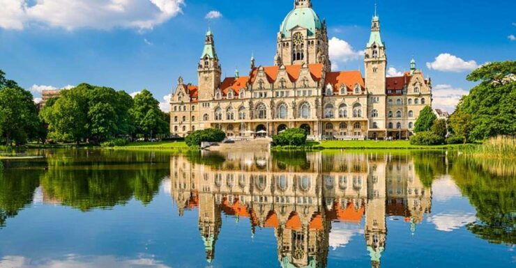 Hanover: Maschsee and New Town Hall Smartphone Game Quest - Event Overview