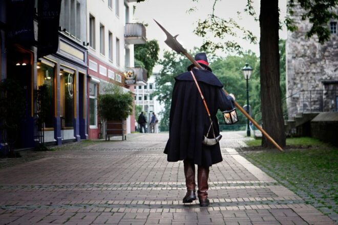Hanover: Night Tour With Night Watchman Melchior - Accessibility and Language