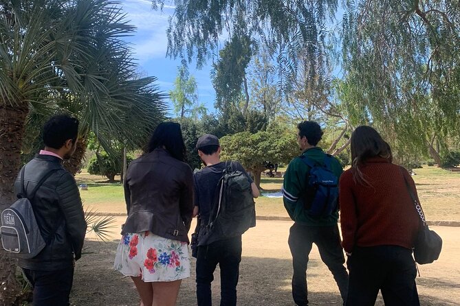 Happiness Walking Tour in Barcelona - Discover the Vibrant Street Art Scene